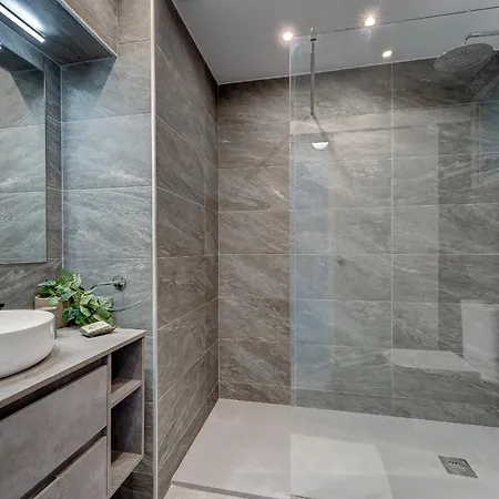 In Complex Altamira With Direct Ocean View דירה *